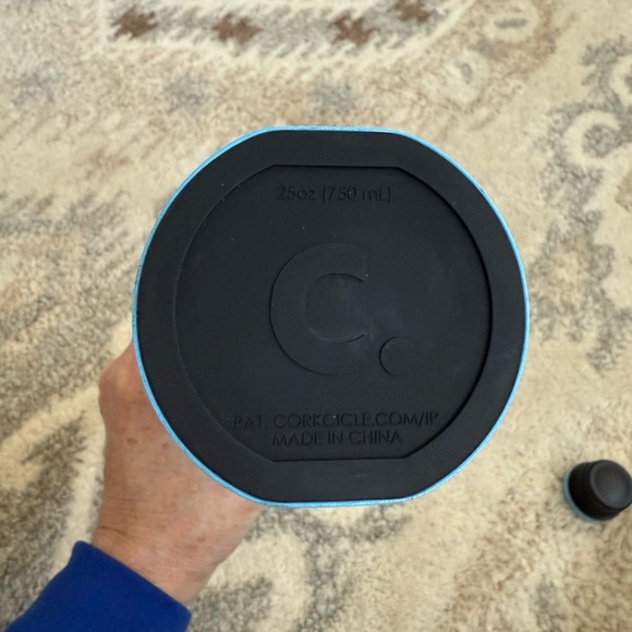 ❄️ Corkcicle ❄️ EUC ❄️ Holiday Fair Isle Canteen ❄️ 25 oz - Picture 12 of 13